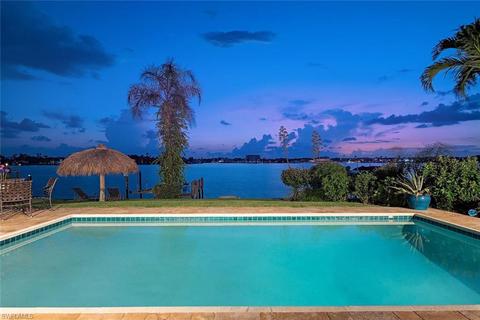 1555 Dolphin Ln, Naples, FL 34102 photo 4