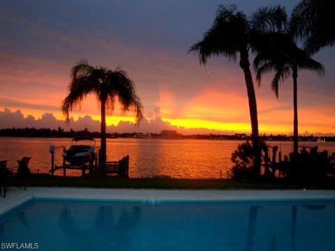 1555 Dolphin Ln, Naples, FL 34102 photo 2
