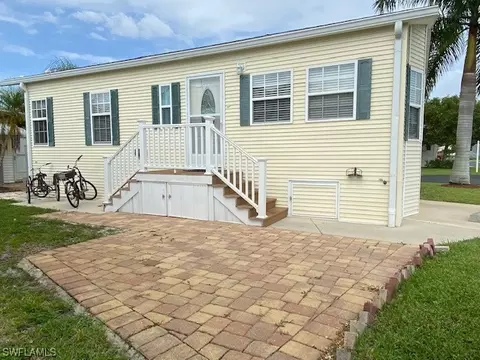 4590 Lincoln Ln E, Estero, FL 33928 photo 4