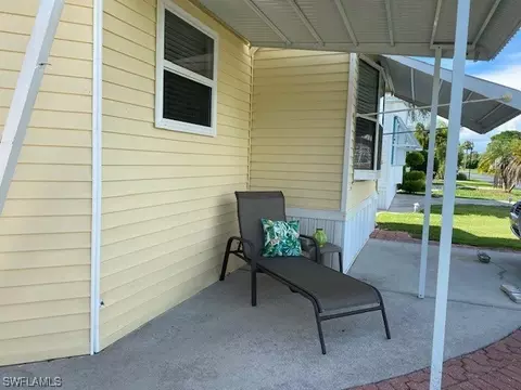 20290 Carriage Ct, Estero, FL 33928 photo 4