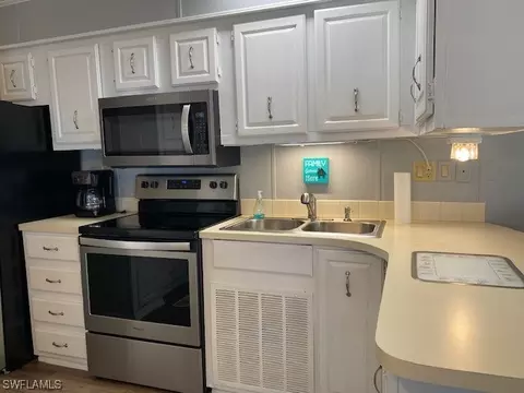 20290 Carriage Ct, Estero, FL 33928 photo 8