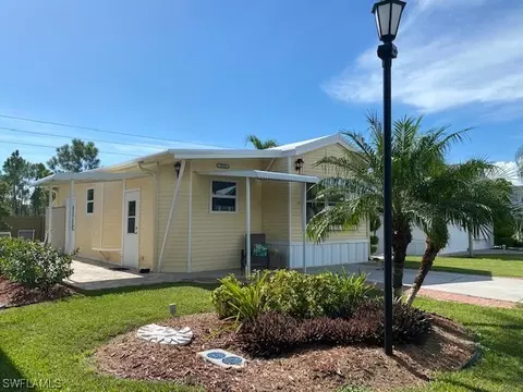 20290 Carriage Ct, Estero, FL 33928 photo 2