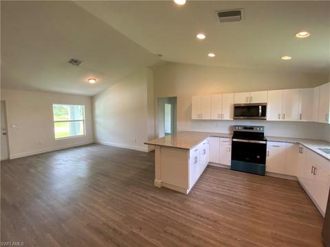 8025 Olive Cir, Labelle, FL 33935 photo 3