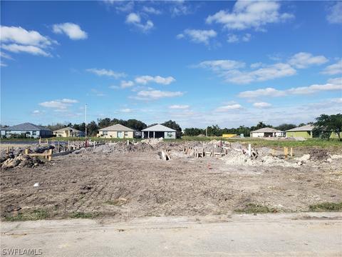 1075 Jackson Ct, Immokalee, FL 34142 photo 5