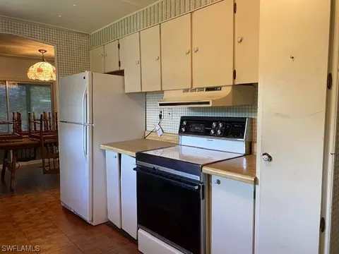 38 Henderson Dr, Naples, FL 34114 photo 8