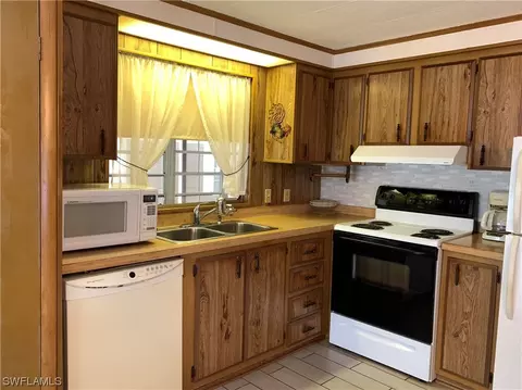 20560 Basin Dr, Estero, FL 33928 photo 9