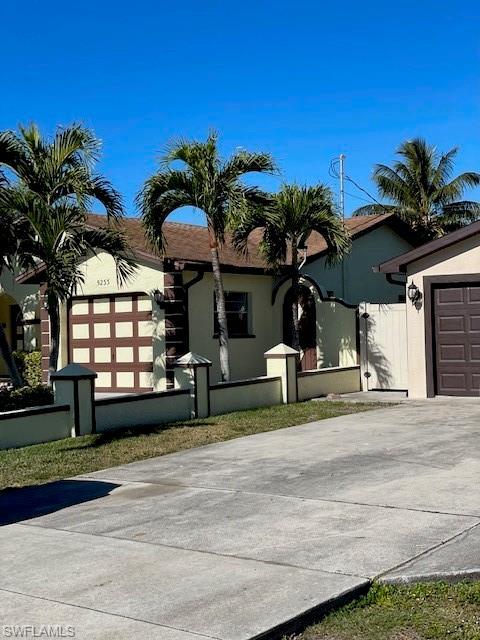 5237 Johns St, Naples, FL 34113 photo 1