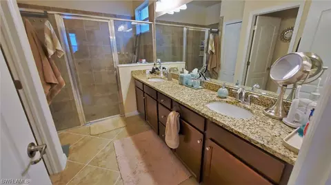 3581 E Hampton Cir, Alva, FL 33920 photo 9