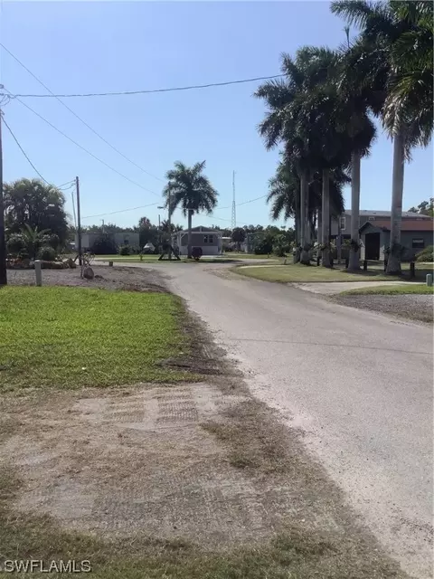 126 Flicker Ln, Everglades City, FL 34139 photo 5