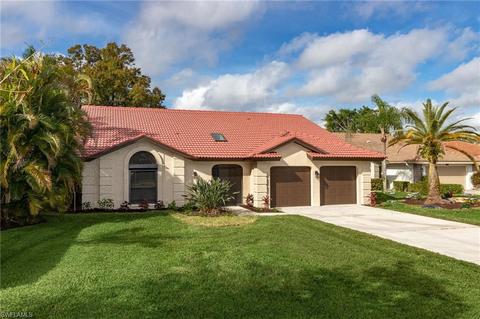 577 Countryside Dr, Naples, FL 34104 photo 2