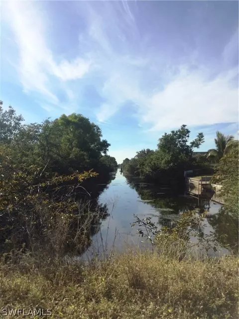 422 Hancock Bridge Pkwy, Cape Coral, FL 33990
