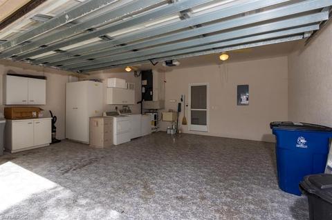 8549 Fairway Bend Dr, Fort Myers, FL 33967 photo 4