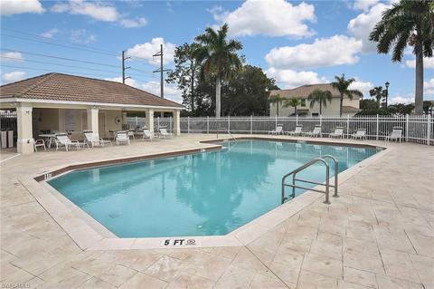 961 Hampton Cir, Naples, FL 34105 photo 2