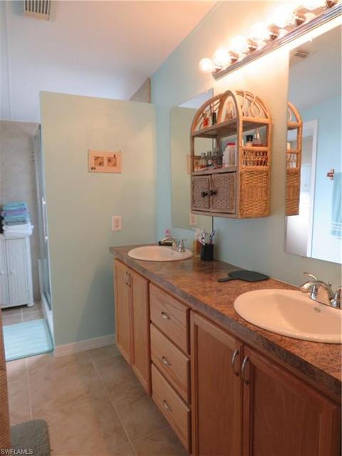 1091 Riverview Dr, Moore Haven, FL 33471 photo 10
