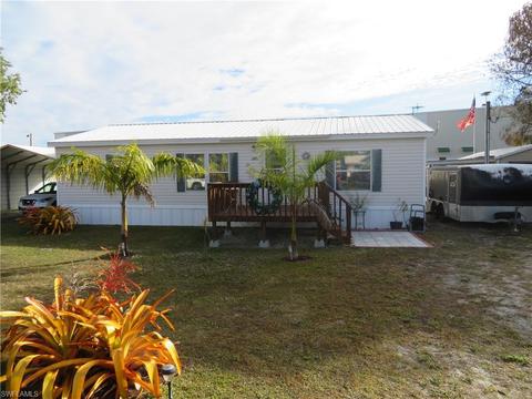 1091 Riverview Dr, Moore Haven, FL 33471 photo 1
