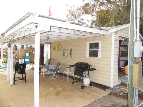 1091 Riverview Dr, Moore Haven, FL 33471 photo 13