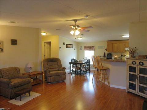 1091 Riverview Dr, Moore Haven, FL 33471 photo 4
