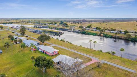 1107 Lock Ln, Moore Haven, FL 33471 photo 2