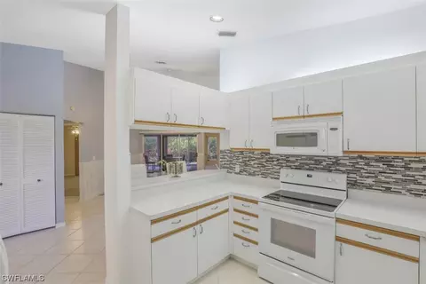 21713 Bridgegate Ct, Estero, FL 33928 photo 9