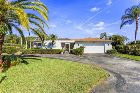 318 Pinehurst Cir, Naples, FL 34113 photo 4