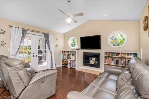 4784 Escobar Ave, Naples, FL 34103 photo 11