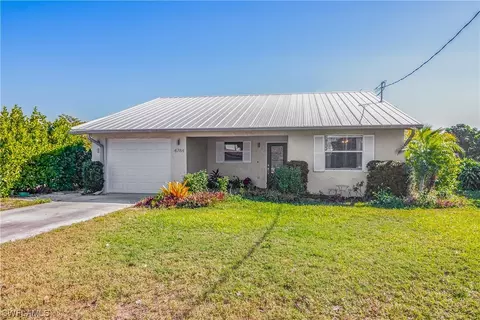 4784 Escobar Ave, Naples, FL 34103 photo 3