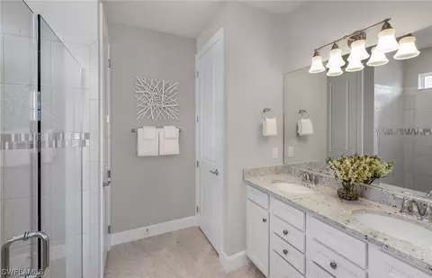 4045 E Hampton Cir, Alva, FL 33920 photo 12