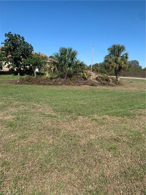 416 Progress Ave, Lehigh Acres, FL 33974 photo 2