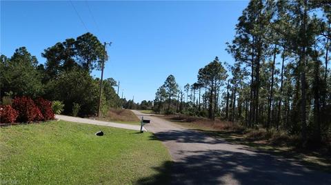 745 Manuel St E, Lehigh Acres, FL 33974 photo 3