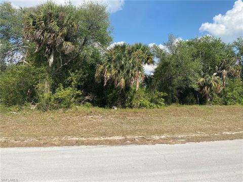 7010 Cedar Ct, Labelle, FL 33935 photo 3