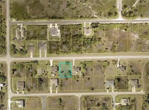 920 Jaguar Blvd, Lehigh Acres, FL 33974