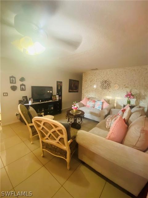 124 Apache St, Lehigh Acres, FL 33936 photo 5