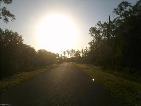 4745 4th Ave NE, Naples, FL 34120 photo 2