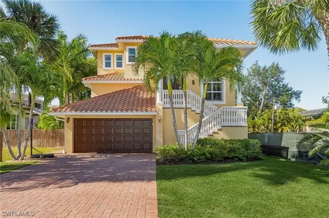 511 93rd Ave N, Naples, FL 34108 photo 2