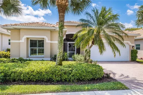 276 Glen Eagle Cir, Naples, FL 34104 photo 1