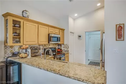 276 Glen Eagle Cir, Naples, FL 34104 photo 12