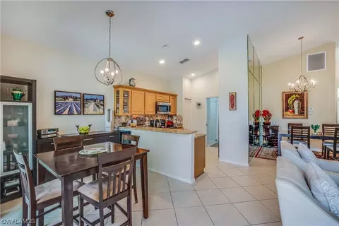 276 Glen Eagle Cir, Naples, FL 34104 photo 8