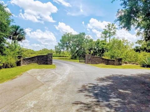 2403 River Way, Labelle, FL 33935 photo 1