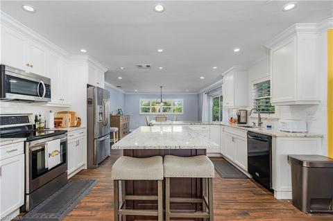 3031 Round Table Ct, Naples, FL 34112 photo 4