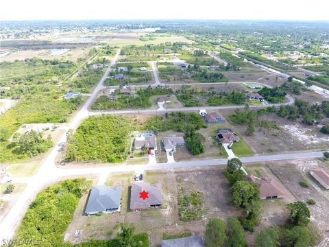 638 Chambers St E, Lehigh Acres, FL 33974 photo 3