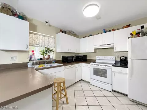 3433 Seagrape Ave, Naples, FL 34104 photo 3