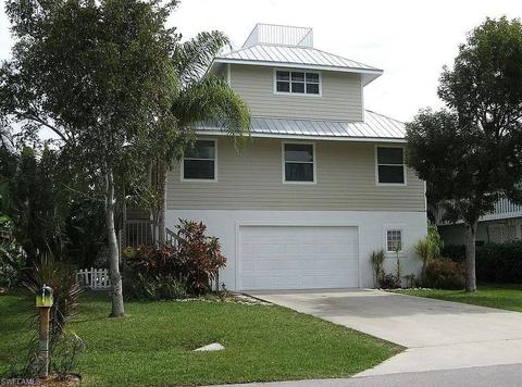 1290 Rainbow Ct, Naples, FL 34110 photo 1