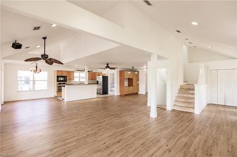 1290 Rainbow Ct, Naples, FL 34110 photo 2