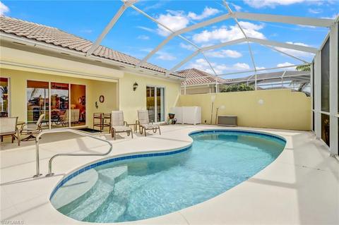 7698 Hernando Ct, Naples, FL 34114 photo 2