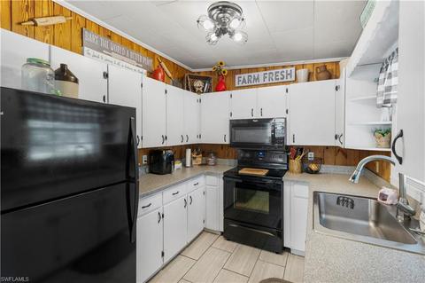 190 Clark St, Labelle, FL 33935 photo 9