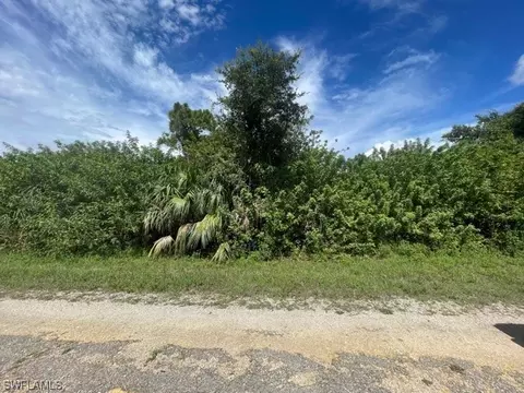 1904 Hamilton Ave, Lehigh Acres, FL 33972