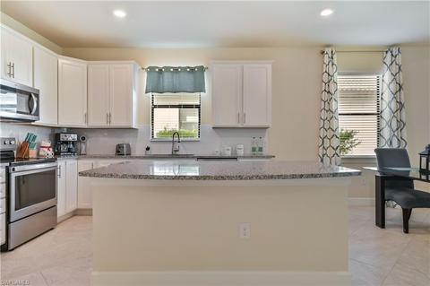 3533 E Hampton Cir, Alva, FL 33920 photo 5