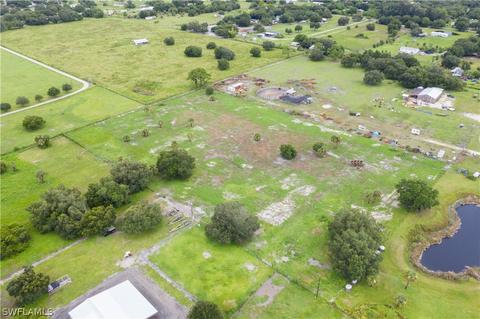 Bonneville St, Labelle, FL 33935