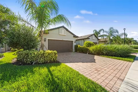 7610 Jacaranda Ln, Naples, FL 34114 photo 4