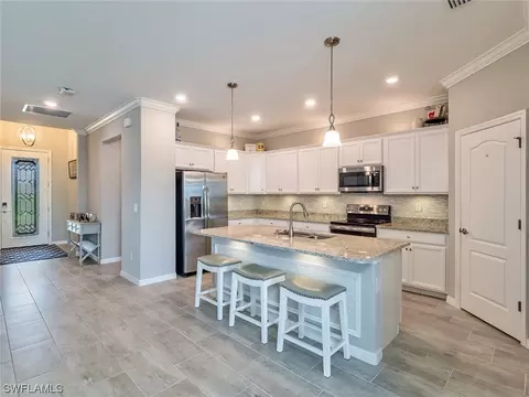 19527 Utopia Ln, Estero, FL 33928 photo 4